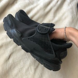 NIKE sock darts BLACK - Size 6Y - 7.5W